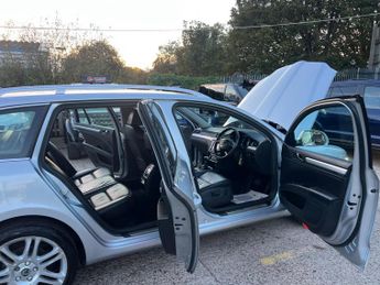 Skoda Superb 2.0 TDI Elegance DSG Euro 5 5dr