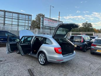 Skoda Superb 2.0 TDI Elegance DSG Euro 5 5dr