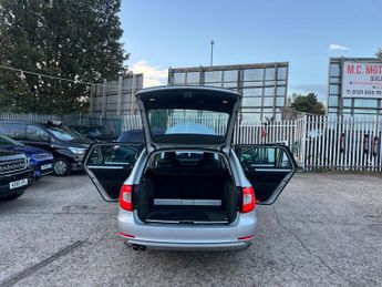 Skoda Superb 2.0 TDI Elegance DSG Euro 5 5dr