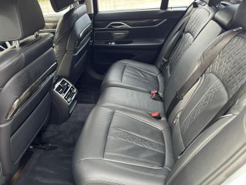 BMW 7 Series 3.0 730d Exclusive Auto Euro 6 (s/s) 4dr