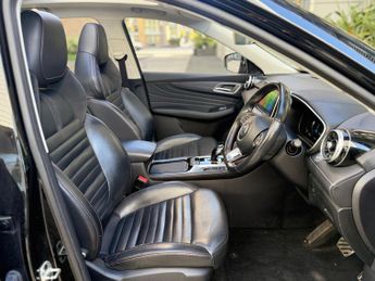 MG MG HS 1.5 T-GDI 16.6kWh Exclusive Auto Euro 6 (s/s) 5dr