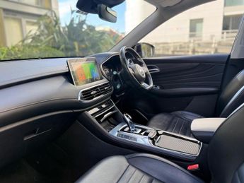 MG MG HS 1.5 T-GDI 16.6kWh Exclusive Auto Euro 6 (s/s) 5dr