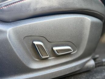 MG MG HS 1.5 T-GDI 16.6kWh Exclusive Auto Euro 6 (s/s) 5dr