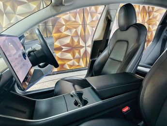 Tesla Model 3 Standard Range Plus Auto RWD 4dr
