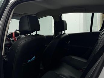 Renault Clio 1.2 Dynamique TomTom Euro 5 5dr
