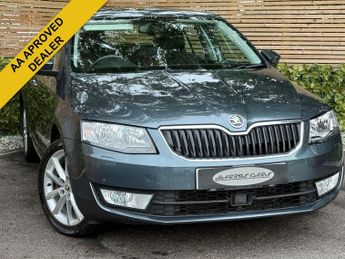 Skoda Octavia 1.6 TDI Elegance Hatchback 5dr Diesel DSG Euro 5 (s/s) (105 ps) 