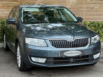SKODA OCTAVIA 1.6 TDI Elegance Hatchback 5dr Diesel DSG Euro 5 (s/s) (105 ps)