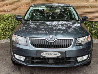 SKODA OCTAVIA 1.6 TDI Elegance Hatchback 5dr Diesel DSG Euro 5 (s/s) (105 ps)