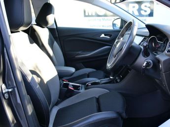 Vauxhall Grandland X 1.2 Turbo SRi Nav Auto Euro 6 (s/s) 5dr