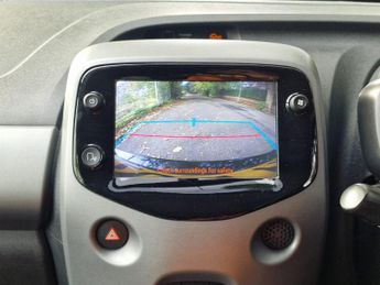 Toyota AYGO 1.0 VVT-i x-trend Funroof x-shift Euro 6 5dr