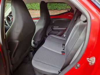 Toyota AYGO 1.0 VVT-i x-trend Funroof x-shift Euro 6 5dr