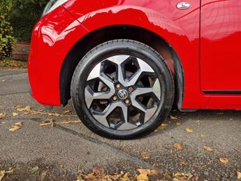 Toyota AYGO 1.0 VVT-i x-trend Funroof x-shift Euro 6 5dr