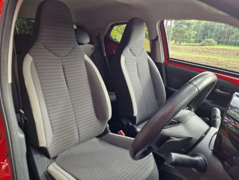 Toyota AYGO 1.0 VVT-i x-trend Funroof x-shift Euro 6 5dr