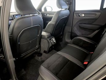 Volvo XC40 2.0 B4 MHEV R-Design Auto AWD Euro 6 (s/s) 5dr