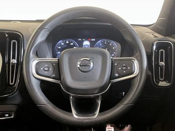 Volvo XC40 2.0 B4 MHEV R-Design Auto AWD Euro 6 (s/s) 5dr