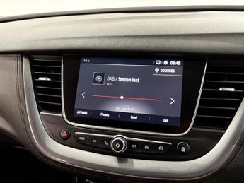 Vauxhall Grandland X 1.2 Turbo SRi Nav SUV 5dr Petrol Auto Euro 6 (s/s) (130 ps)