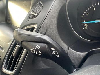 Ford Focus 1.6 Zetec Powershift Euro 6 5dr