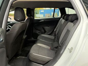 Vauxhall Astra 1.4i Turbo SRi Nav Sports Tourer CVT Euro 6 (s/s) 5dr