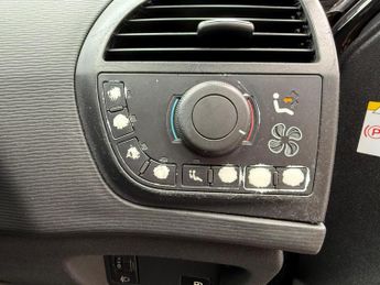 Citroen Grand C4 Picasso 2.0 HDi VTR+ EGS6 Euro 4 5dr