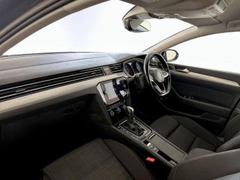 Volkswagen Passat 1.6 TDI SE Nav DSG Euro 6 (s/s) 5dr