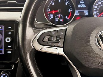 Volkswagen Passat 1.6 TDI SE Nav DSG Euro 6 (s/s) 5dr