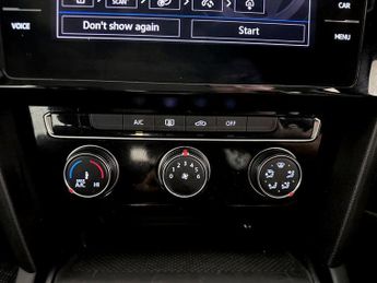 Volkswagen Passat 1.6 TDI SE Nav DSG Euro 6 (s/s) 5dr