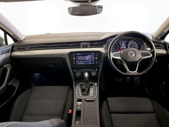 Volkswagen Passat 1.6 TDI SE Nav DSG Euro 6 (s/s) 5dr
