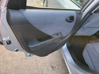 Honda Jazz 1.4 i-DSI SE CVT-7 5dr