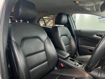 Mercedes-Benz GLA 2.1 GLA200d Sport (Executive) 7G-DCT 4MATIC Euro 6 (s/s) 5dr