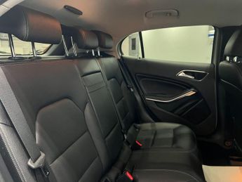 Mercedes-Benz GLA 2.1 GLA200d Sport (Executive) 7G-DCT 4MATIC Euro 6 (s/s) 5dr