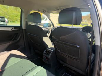 Volkswagen Tiguan 2.0 TDI SE Navigation DSG Euro 6 (s/s) 5dr