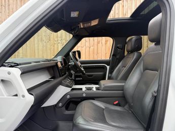 Land Rover Defender 110 3.0 D250 MHEV X-Dynamic HSE Auto 4WD Euro 6 (s/s) 5dr