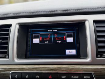 Jaguar XF 2.2d Premium Luxury Auto Euro 5 (s/s) 4dr