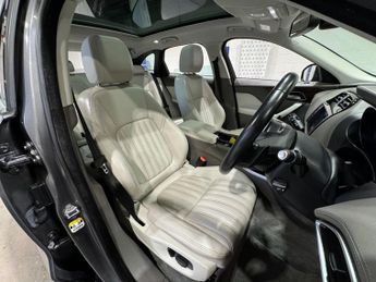 Jaguar F-PACE 2.0 D240 Portfolio Auto AWD Euro 6 (s/s) 5dr