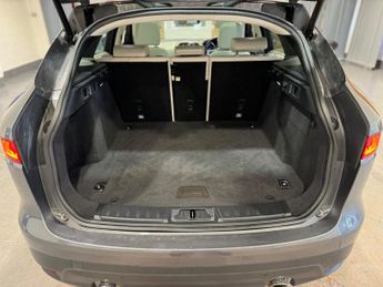 Jaguar F-PACE 2.0 D240 Portfolio Auto AWD Euro 6 (s/s) 5dr