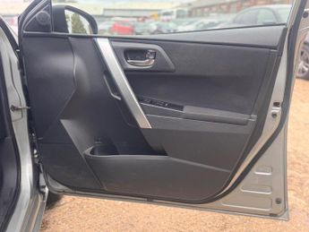 Toyota Auris 1.6 V-Matic Excel Multidrive S Euro 5 5dr