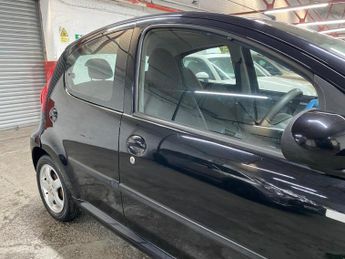 Peugeot 107 1.0 12V Millesim Euro 4 5dr