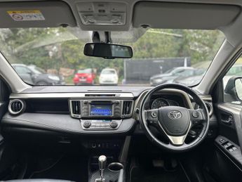 Toyota RAV4 2.2 D-CAT Invincible Auto 4WD Euro 5 5dr