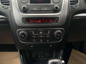 Kia Sorento 2.2 CRDi KX-4 SUV 5dr Diesel Auto AWD Euro 5 (194 bhp)