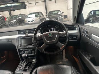Skoda Superb 2.0 TDI Elegance DSG Euro 5 5dr