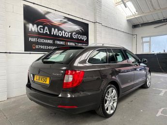 Skoda Superb 2.0 TDI Elegance DSG Euro 5 5dr