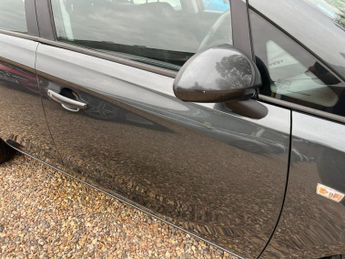 Vauxhall Corsa 1.4i ecoTEC Design Hatchback 5dr Petrol Auto Euro 6 (90 ps)