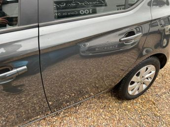 Vauxhall Corsa 1.4i ecoTEC Design Hatchback 5dr Petrol Auto Euro 6 (90 ps)