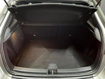 Mercedes-Benz A Class 1.5 A180d AMG Line (Premium) Hatchback 5dr Diesel 7G-DCT Euro 6 