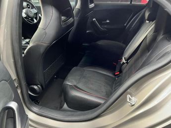 Mercedes-Benz A Class 1.5 A180d AMG Line (Premium) Hatchback 5dr Diesel 7G-DCT Euro 6