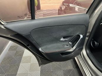 Mercedes-Benz A Class 1.5 A180d AMG Line (Premium) Hatchback 5dr Diesel 7G-DCT Euro 6 