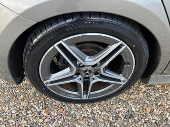 Mercedes-Benz A Class 1.5 A180d AMG Line (Premium) Hatchback 5dr Diesel 7G-DCT Euro 6 
