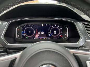 Volkswagen Tiguan 2.0 TDI R-Line Tech SUV 5dr Diesel DSG 4Motion Euro 6 (s/s) (190