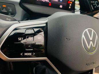 Volkswagen ID.3 Pure Performance 45kWh Life Auto 5dr