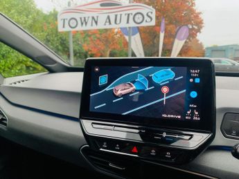 Volkswagen ID.3 Pure Performance 45kWh Life Auto 5dr